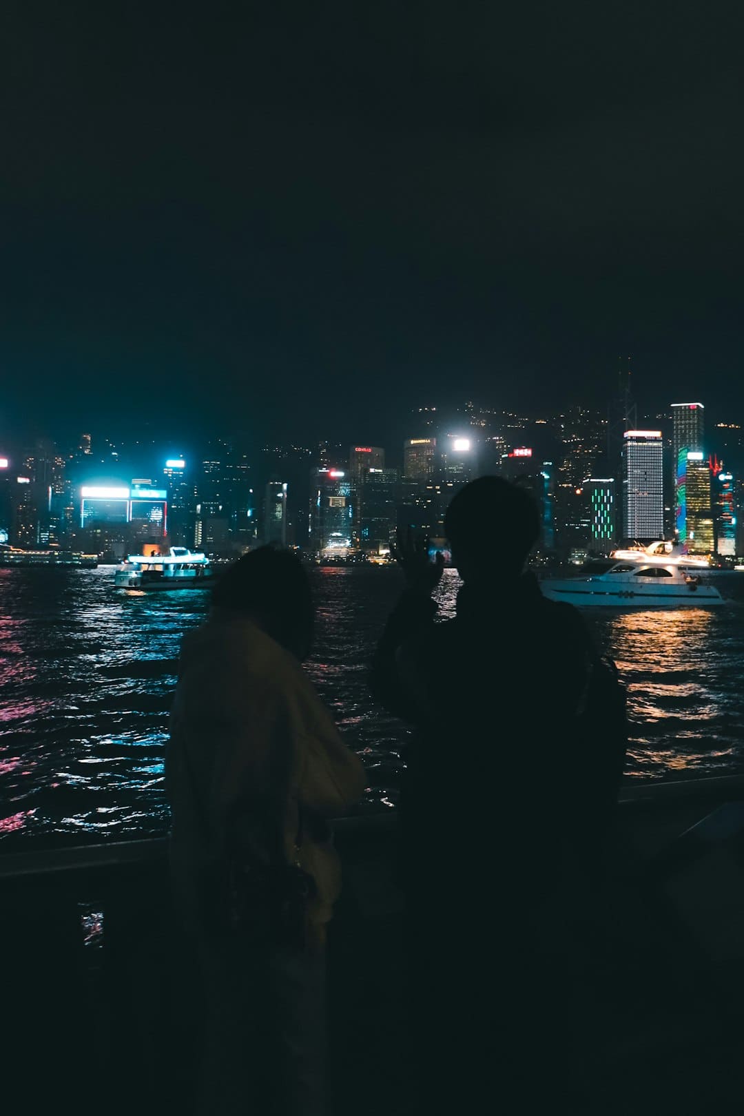 俄总统助理：俄美原则上赞同近来举办首脑接见会面